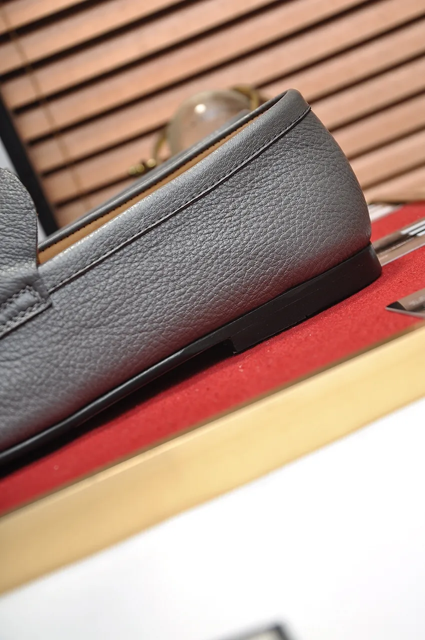 Men's shoes 💰520💶【GUCCI】 (High-end Niuli) New 🍀Gucci* - top version Gucci Peas shoes! Made of imported original cowhide, the inner top layer is comfortable cowhide lining! Original wear-resistant rubber outsole! High quality products! Code number 38-44!